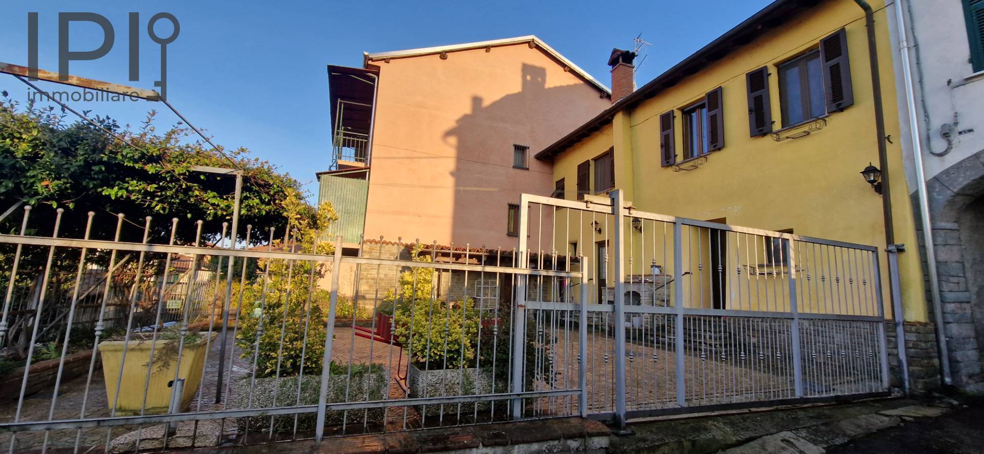 Casa - Semindipendente in vendita a Cairo Montenotte, Rocchetta