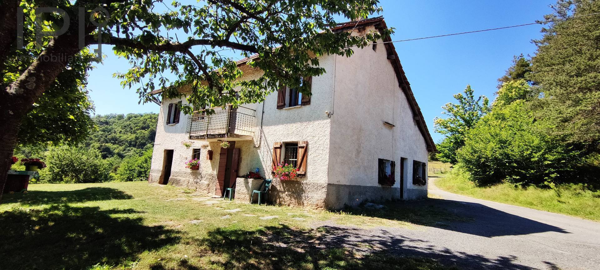 Cascinale / Podere in vendita a Dego