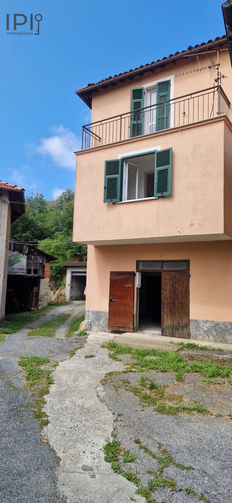 Casa - Semindipendente in vendita a Altare