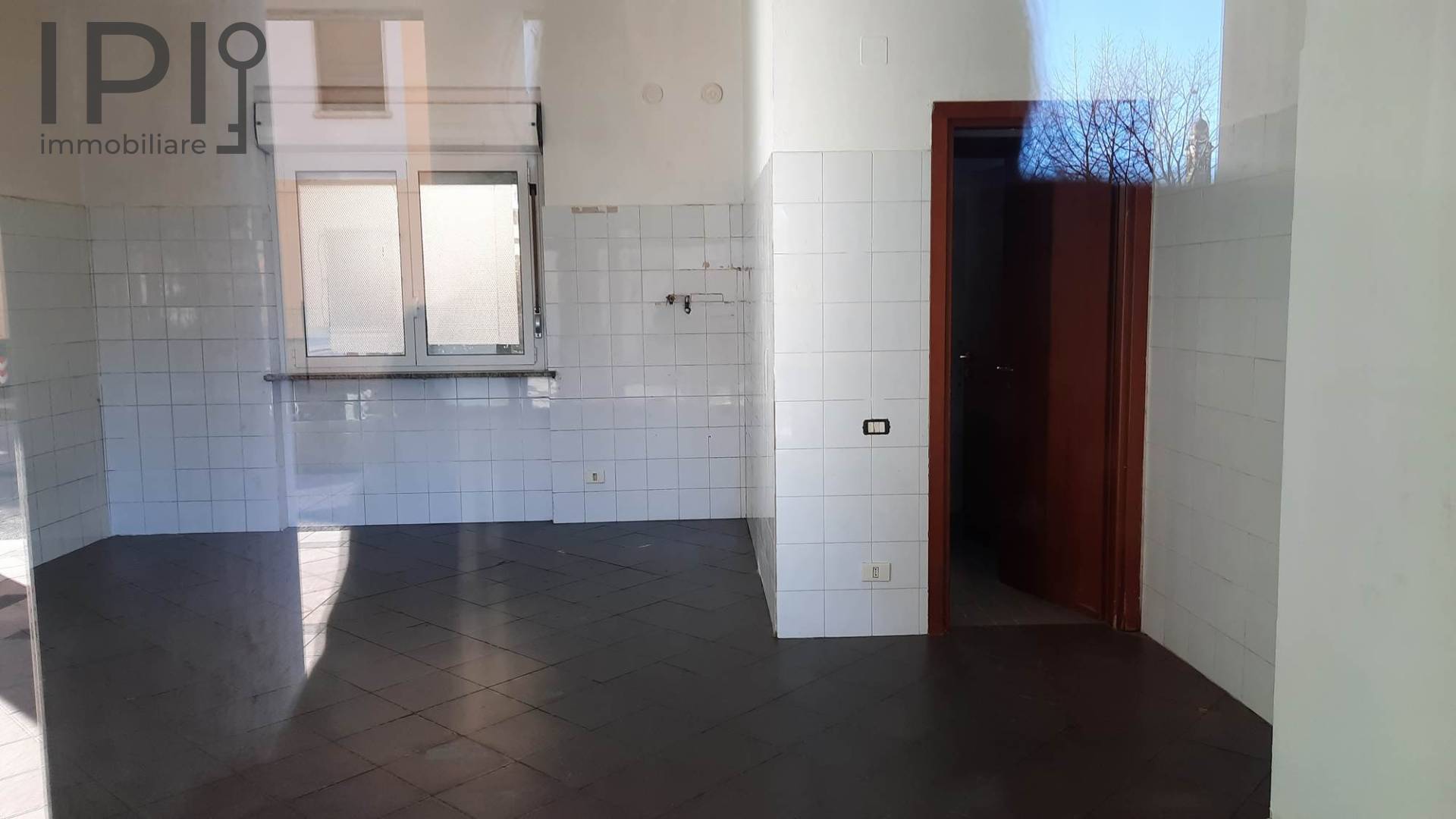 Locale Commerciale / Negozio in vendita a Carcare