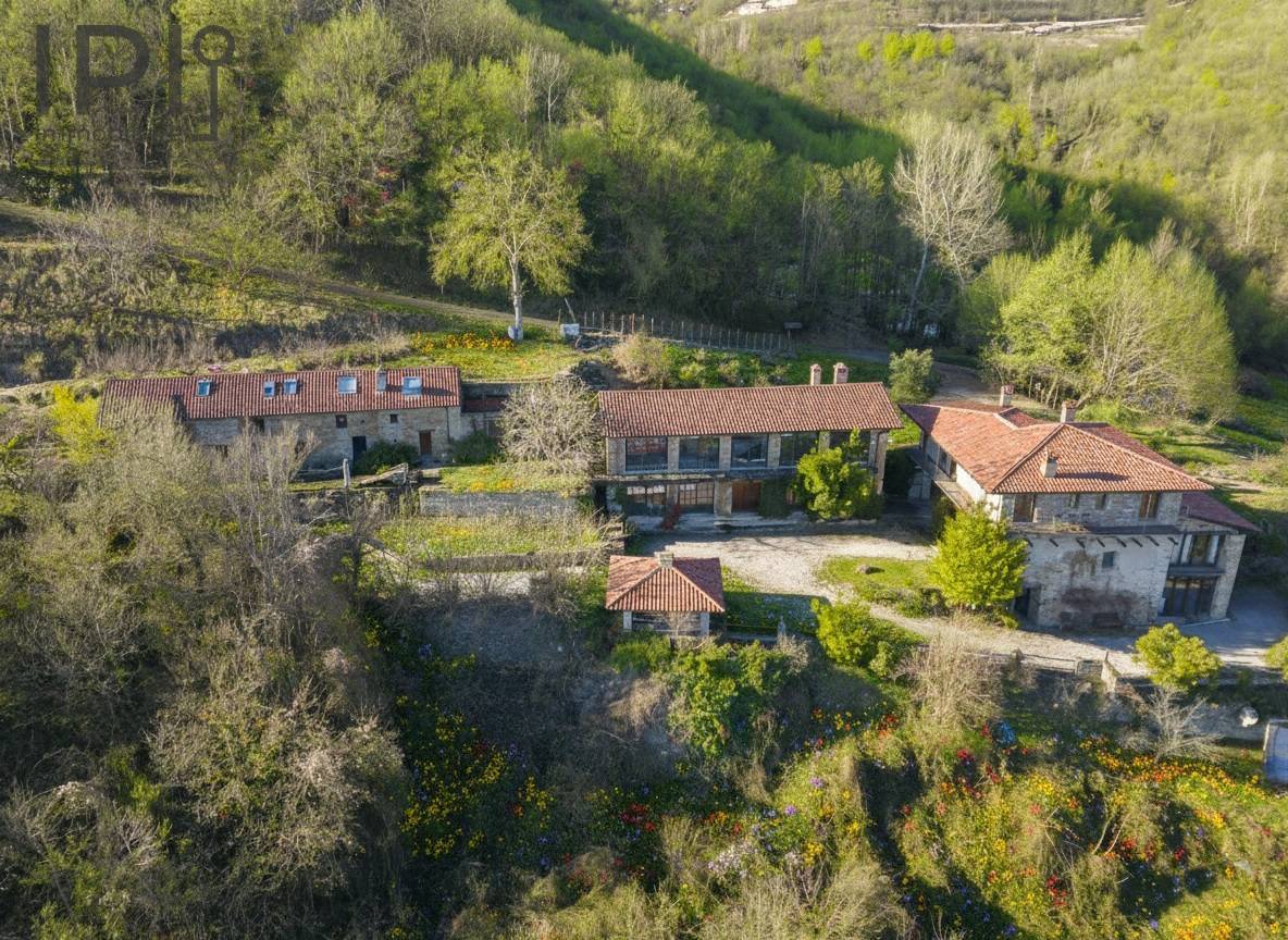 Villa / Villetta in vendita a Mombarcaro