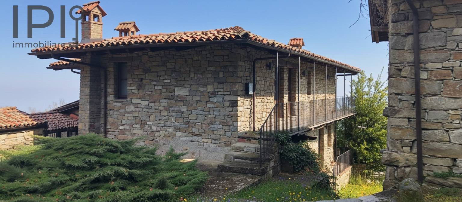 Villa / Villetta in vendita a Mombarcaro