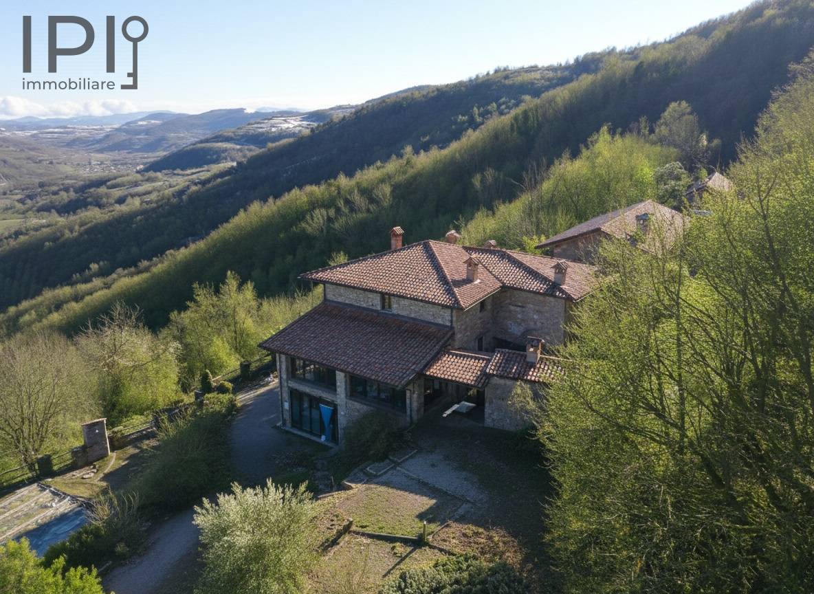 Villa / Villetta in vendita a Mombarcaro