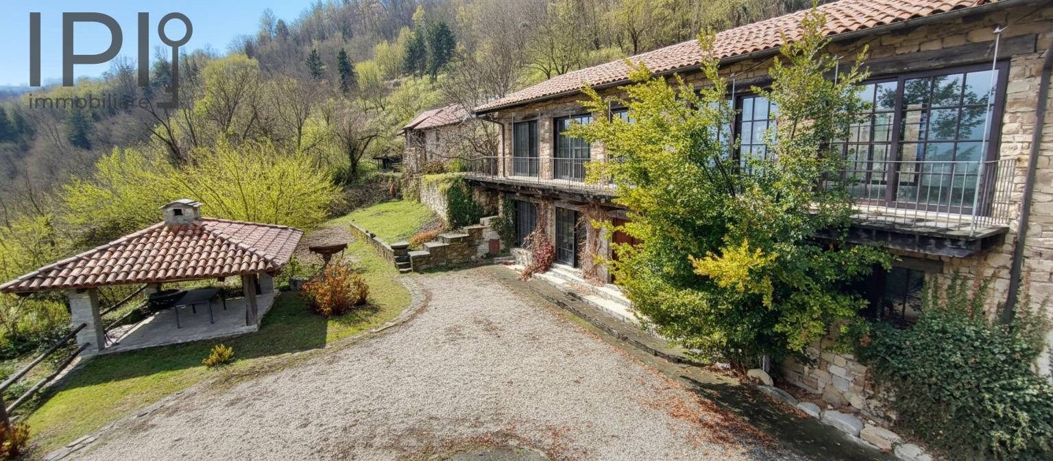 Villa / Villetta in vendita a Mombarcaro