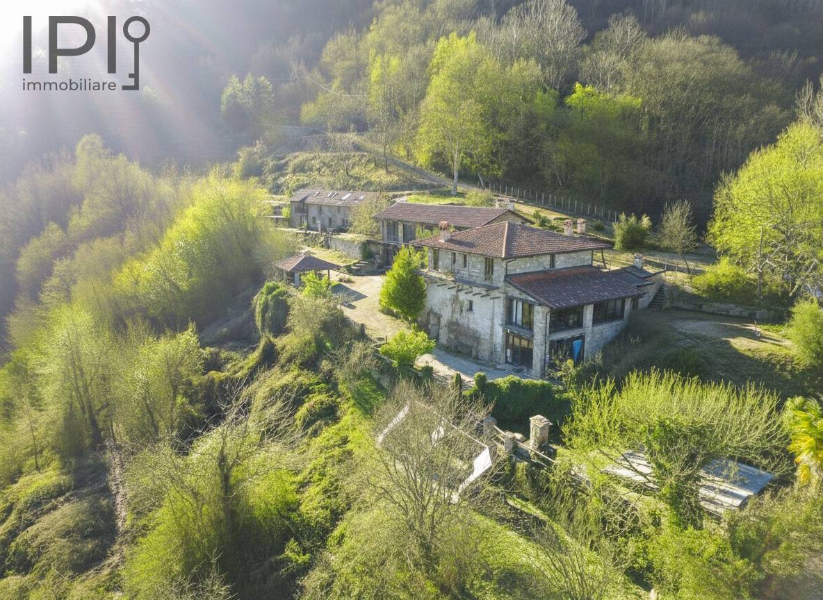 Villa / Villetta in vendita a Mombarcaro