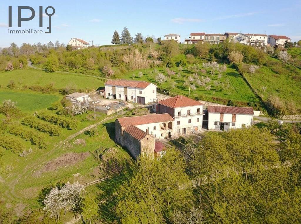 Cascinale / Podere in vendita a Montechiaro d'Acqui, Vaccamorta