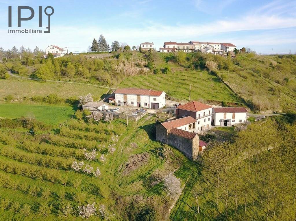 Cascinale / Podere in vendita a Montechiaro d'Acqui, Vaccamorta