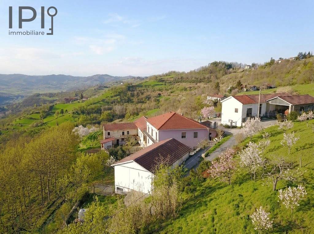 Cascinale / Podere in vendita a Montechiaro d'Acqui, Vaccamorta