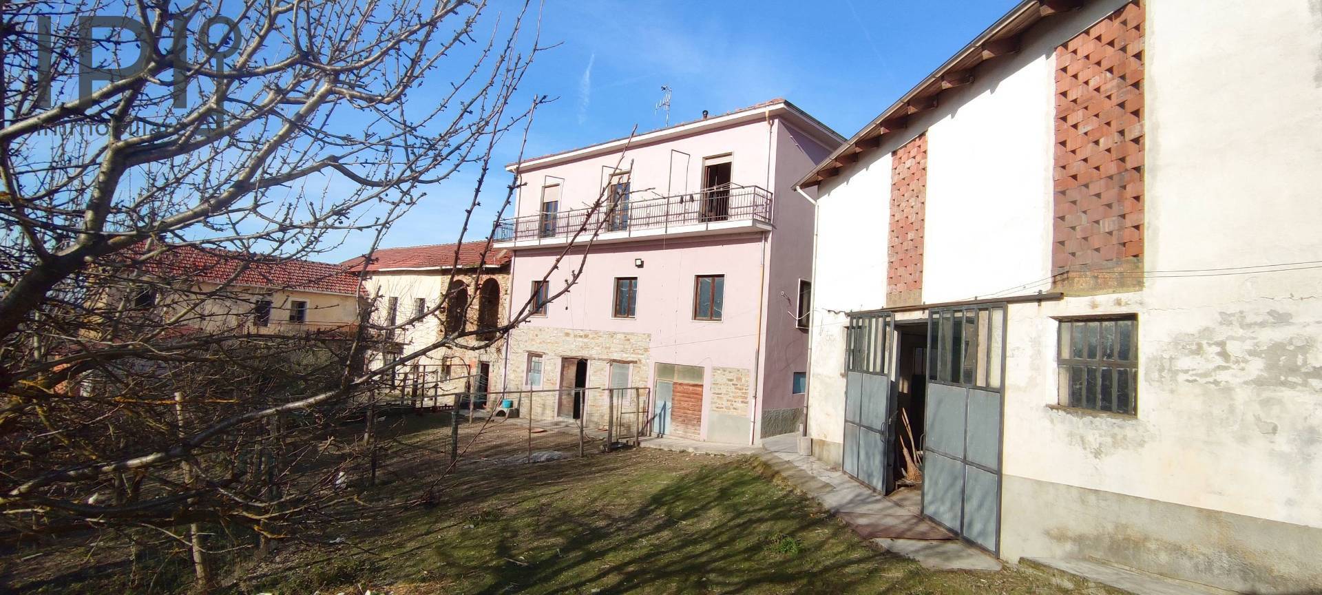 Cascinale / Podere in vendita a Montechiaro d'Acqui, Vaccamorta