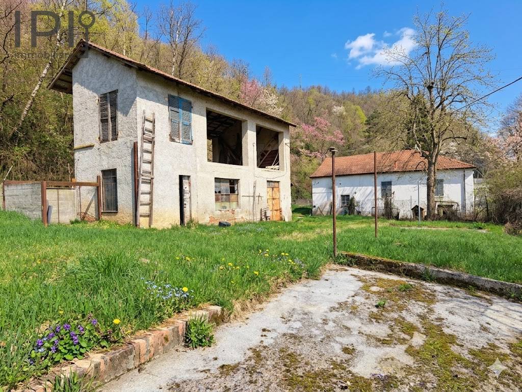 Casa Rustica in vendita a Piana Crixia, Pontevecchio