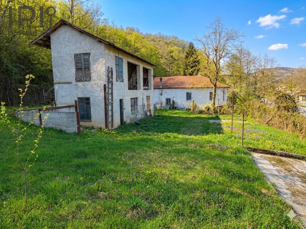 Casa Rustica in vendita a Piana Crixia, Pontevecchio