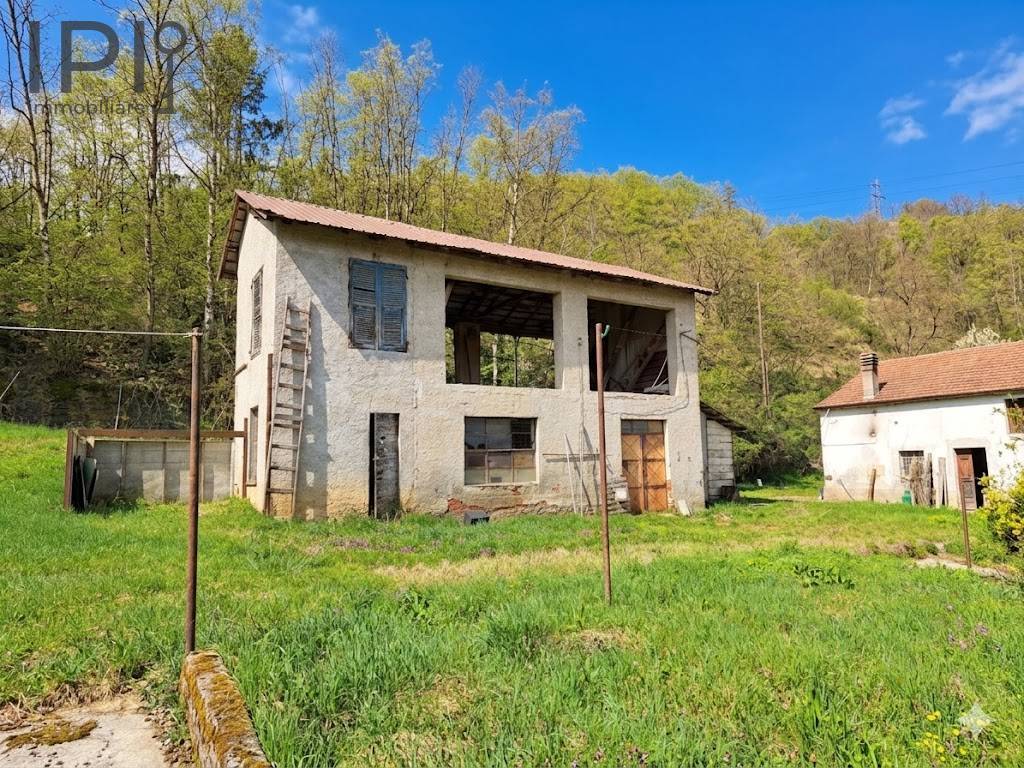 Casa Rustica in vendita a Piana Crixia, Pontevecchio