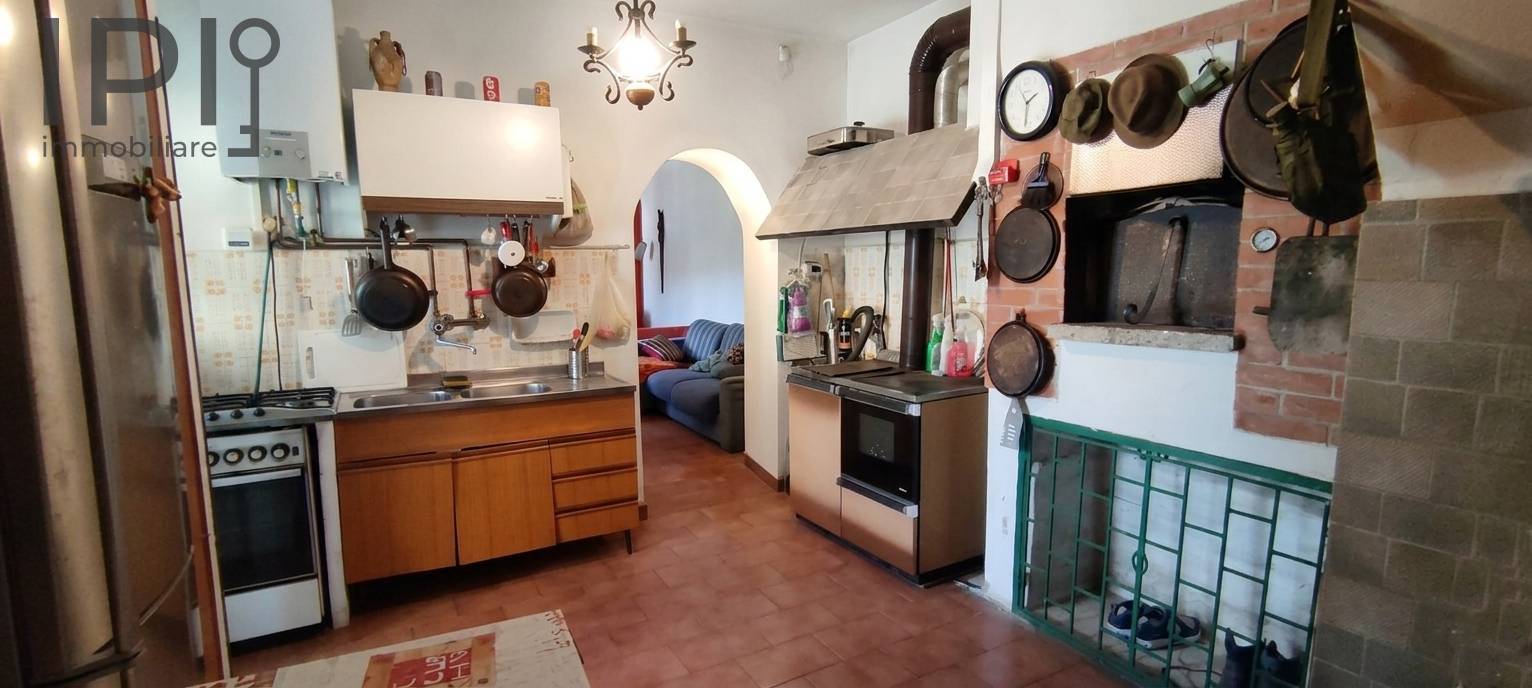 Casa - Semindipendente in vendita a Pallare, Biestro