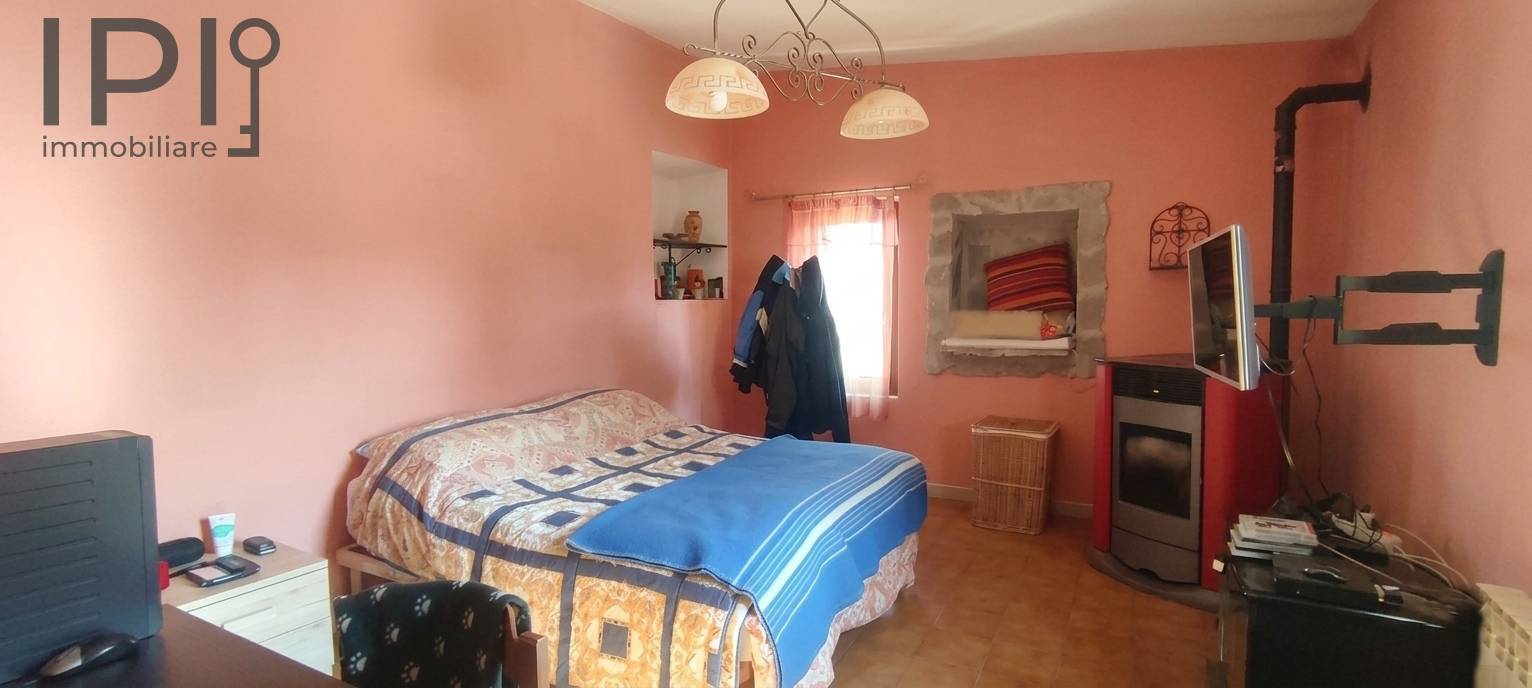 Casa - Semindipendente in vendita a Pallare, Biestro