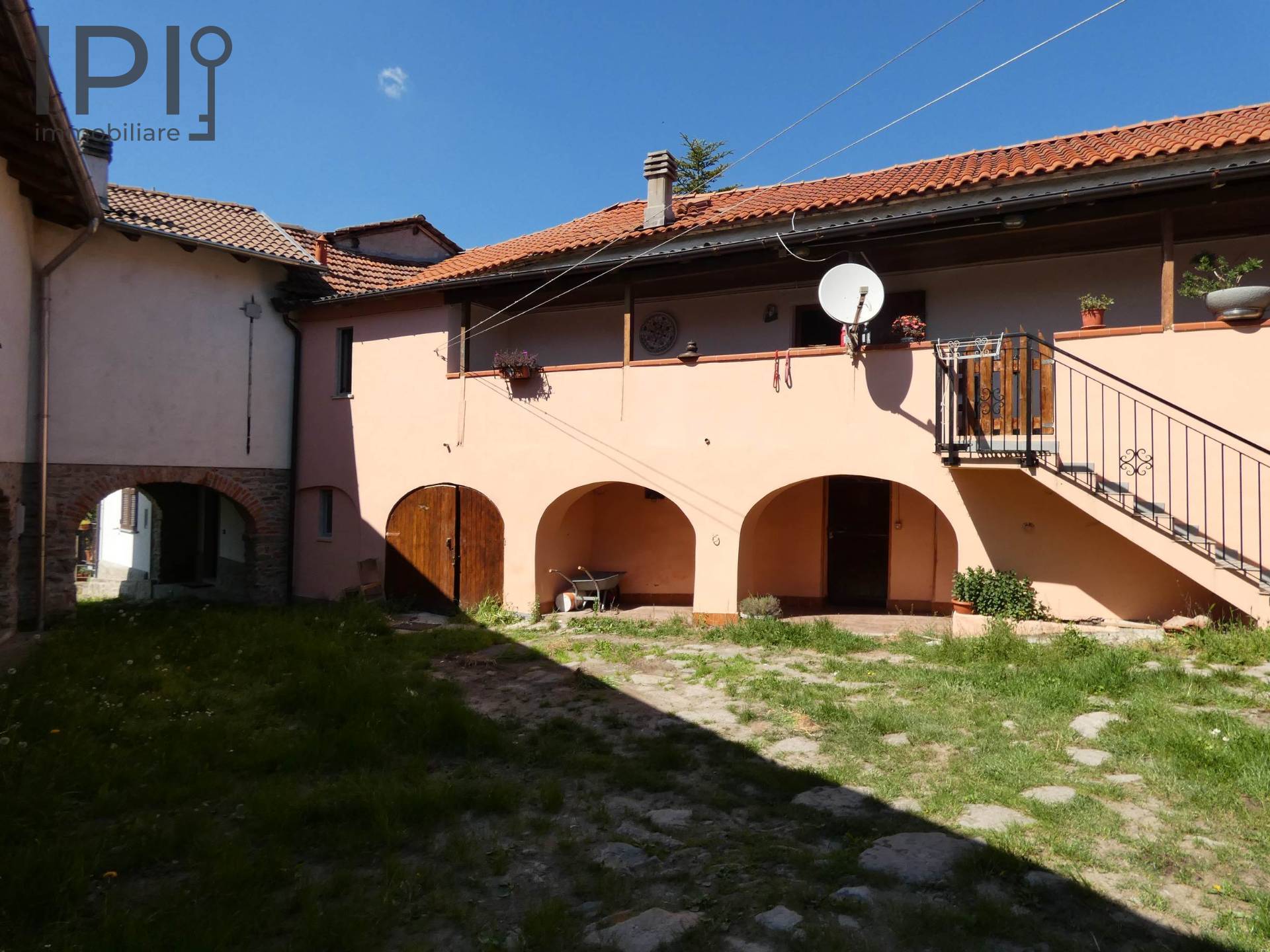 Casa - Semindipendente in vendita a Piana Crixia, Villa