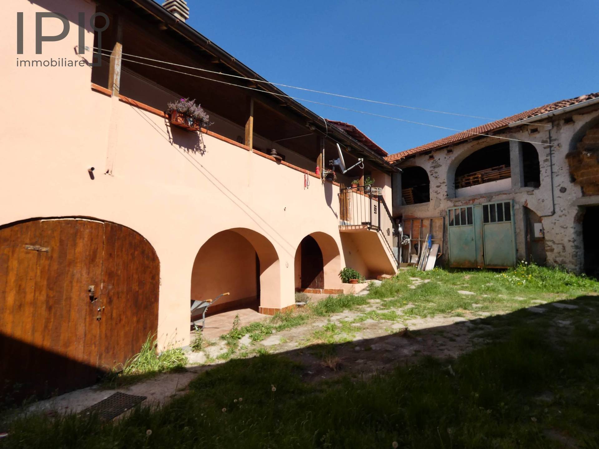 Casa - Semindipendente in vendita a Piana Crixia, Villa