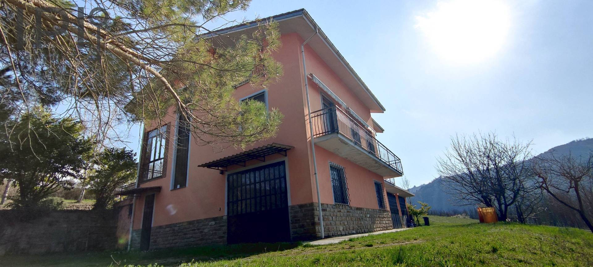 Villa / Villetta in vendita a Monesiglio