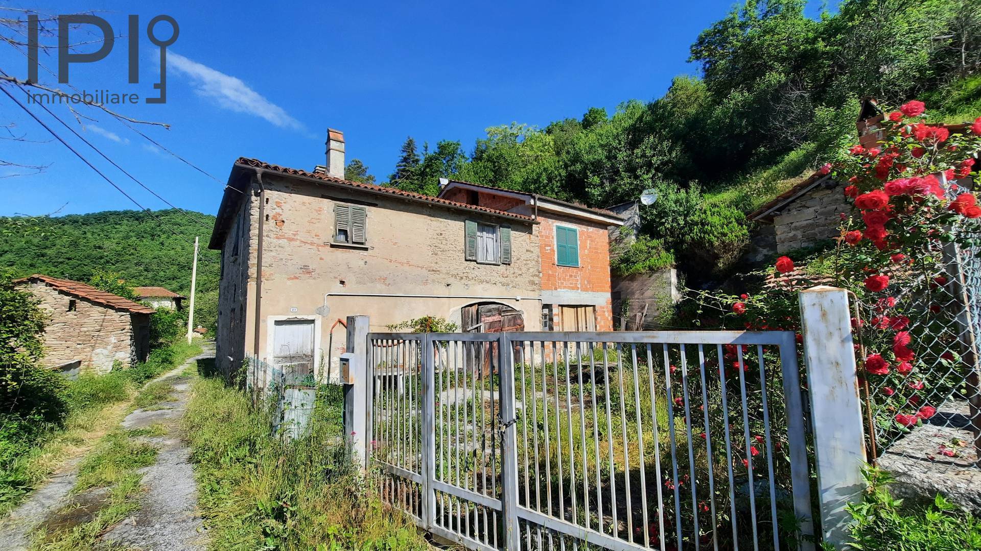 Casa Rustica in vendita a Cairo Montenotte, Carretto