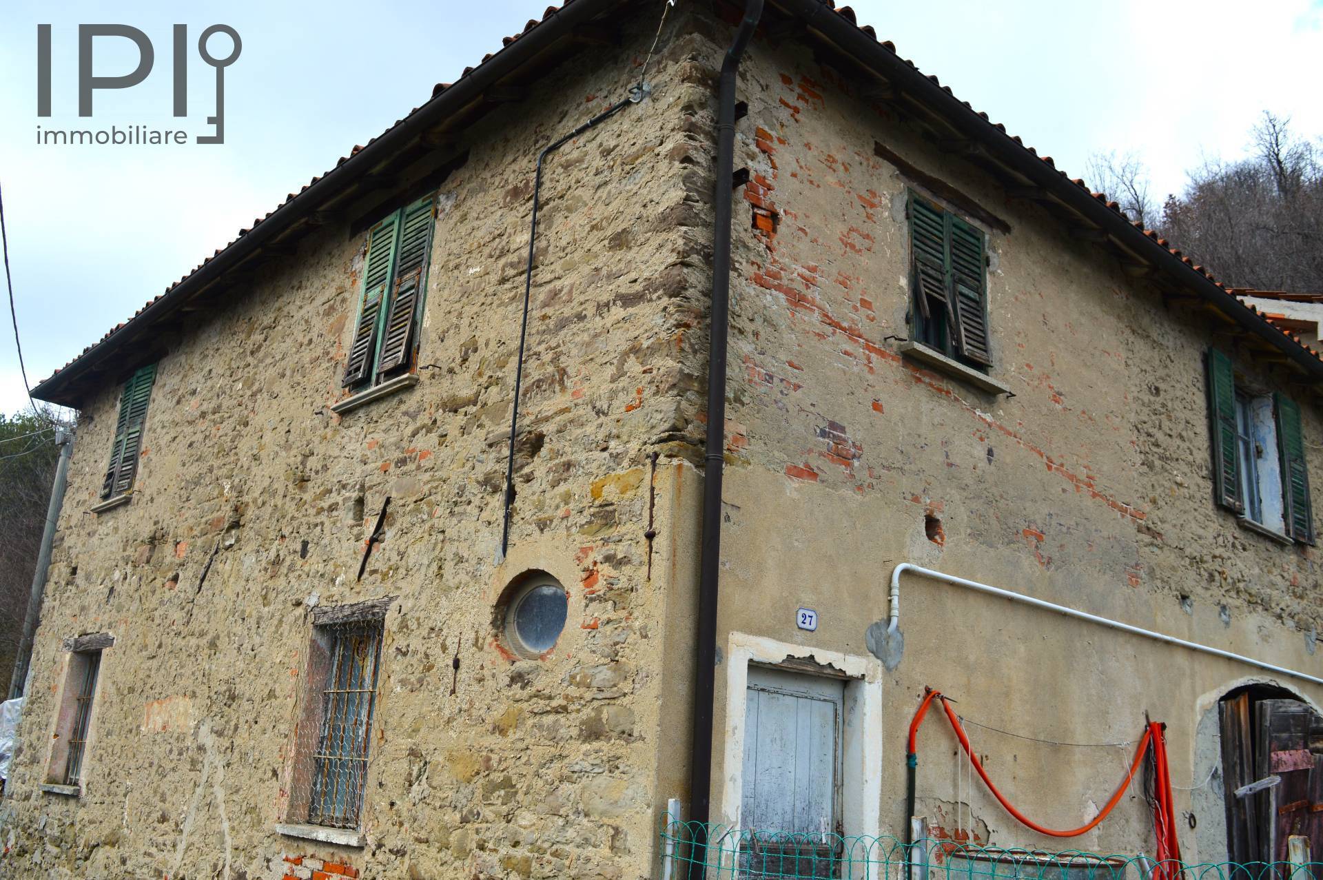 Casa Rustica in vendita a Cairo Montenotte, Carretto