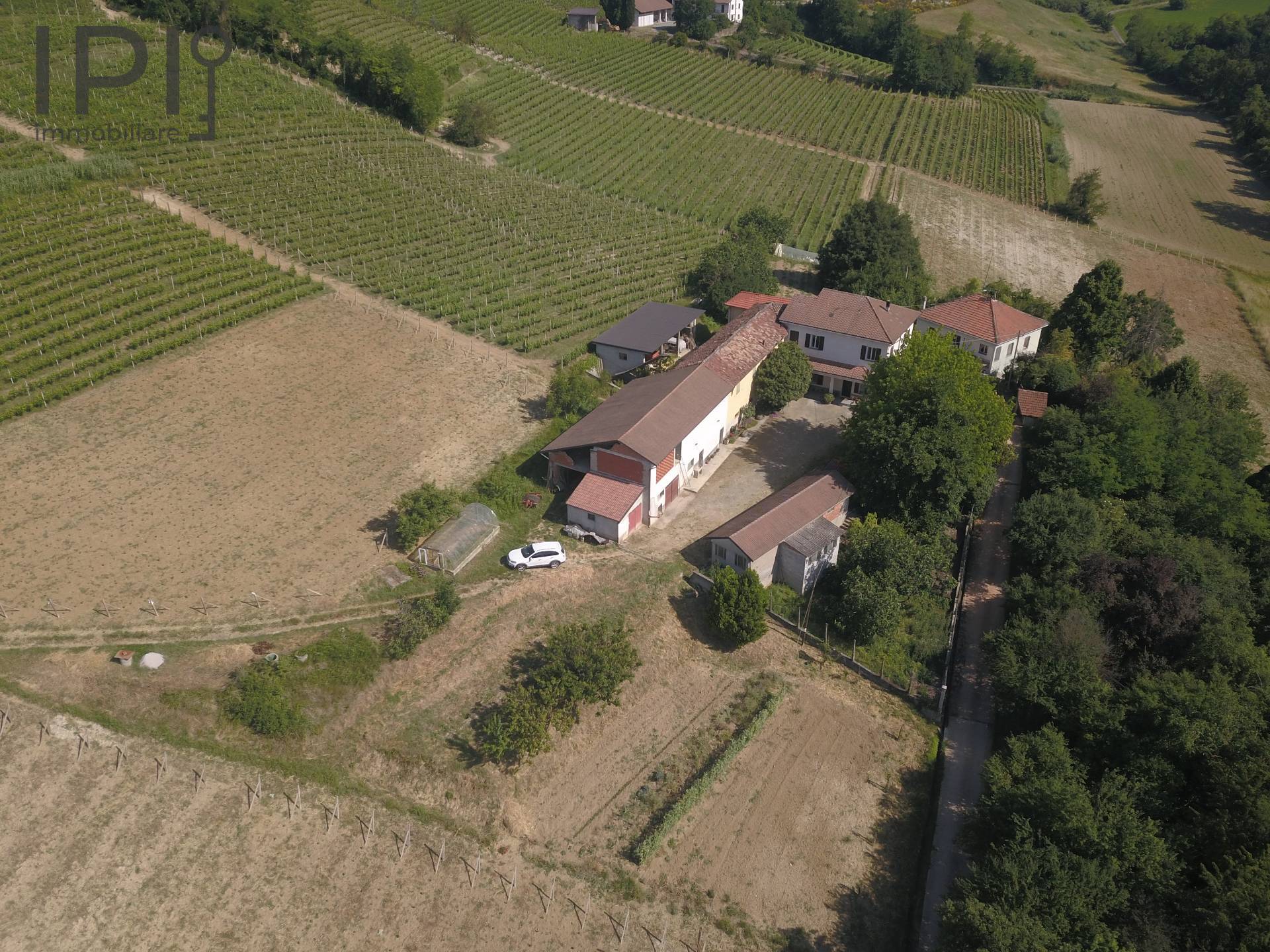 Cascinale / Podere in vendita a Acqui Terme