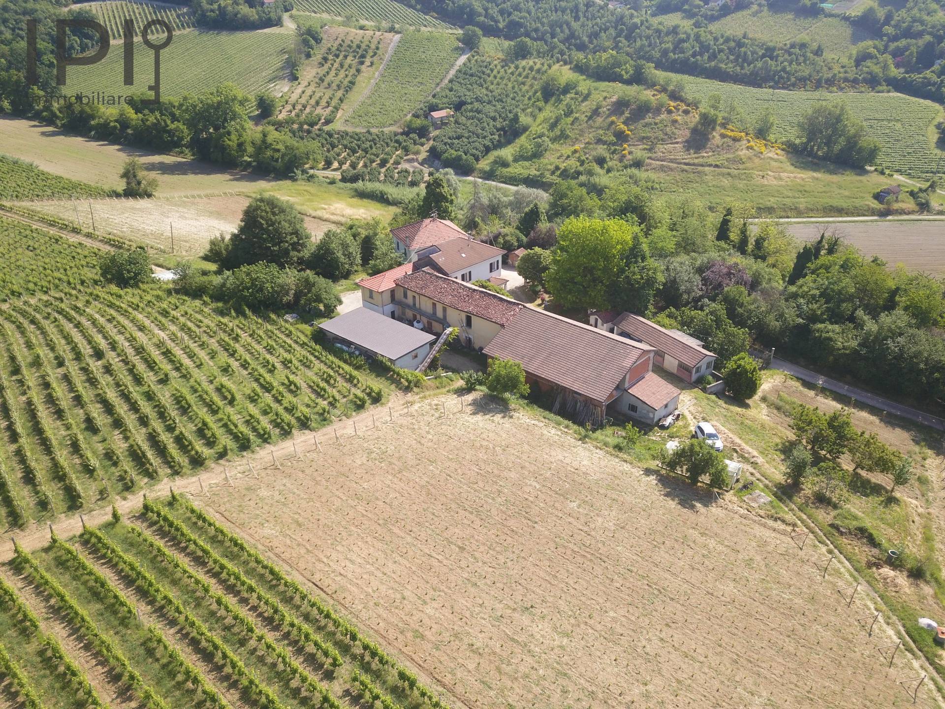 Cascinale / Podere in vendita a Acqui Terme
