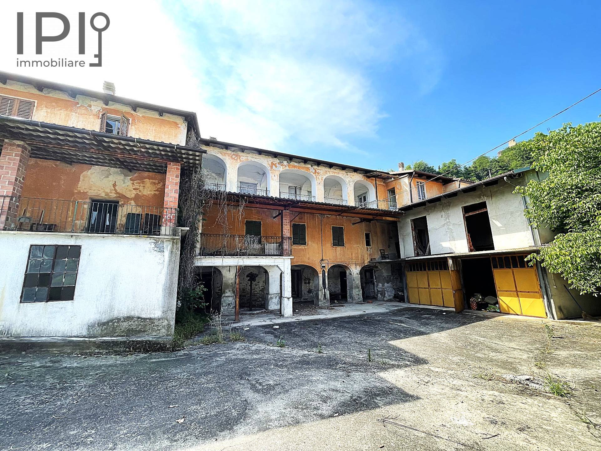 Villa Padronale - Semindipendente in vendita a Vesime