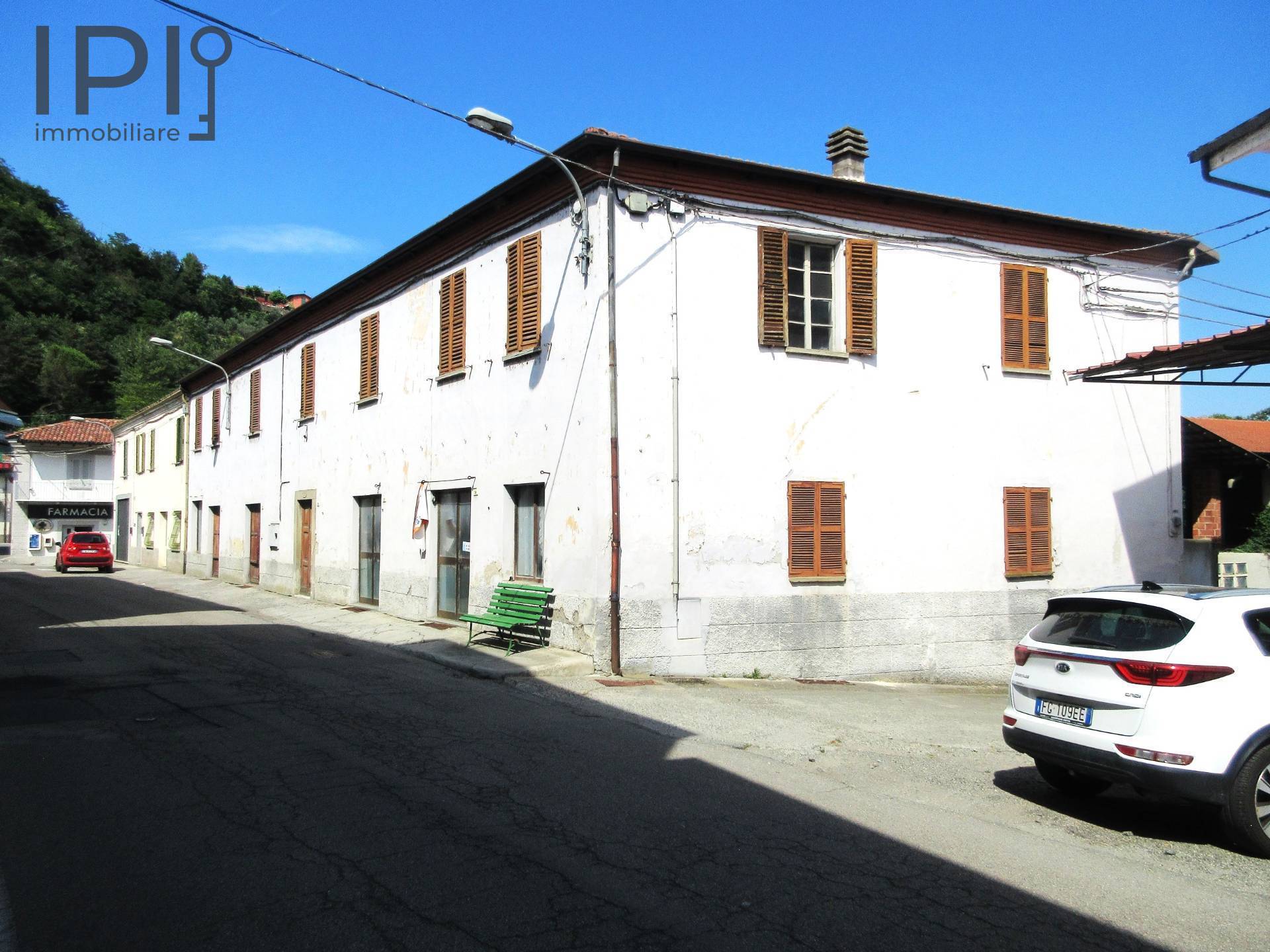 Villa Padronale - Semindipendente in vendita a Vesime