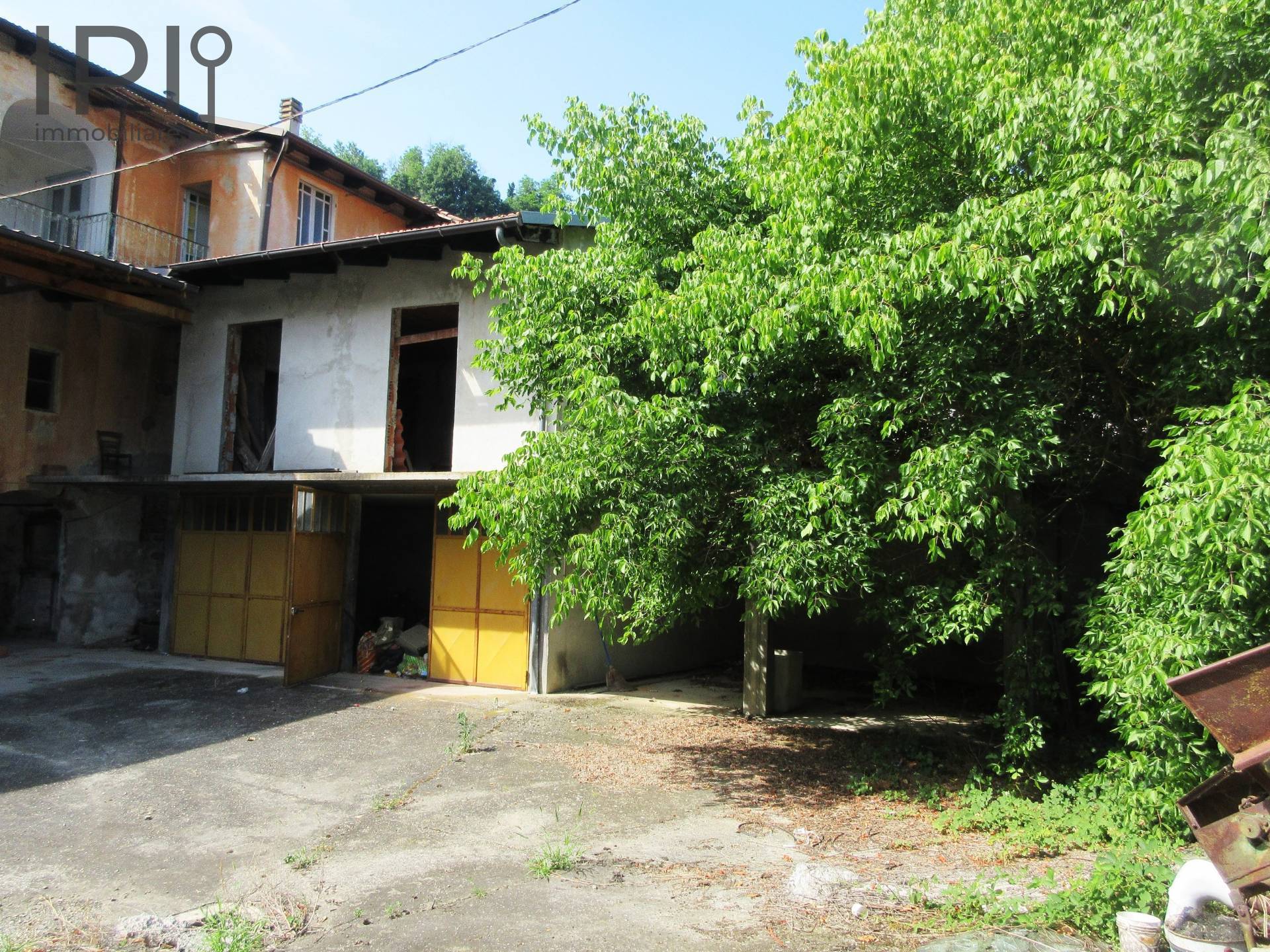 Villa Padronale - Semindipendente in vendita a Vesime
