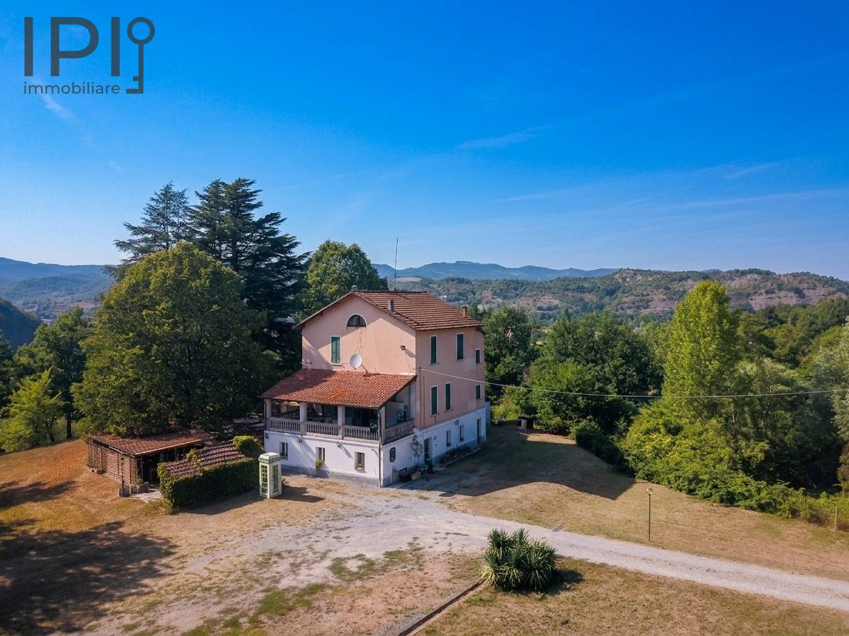 Villa Padronale in vendita a Piana Crixia, Praie