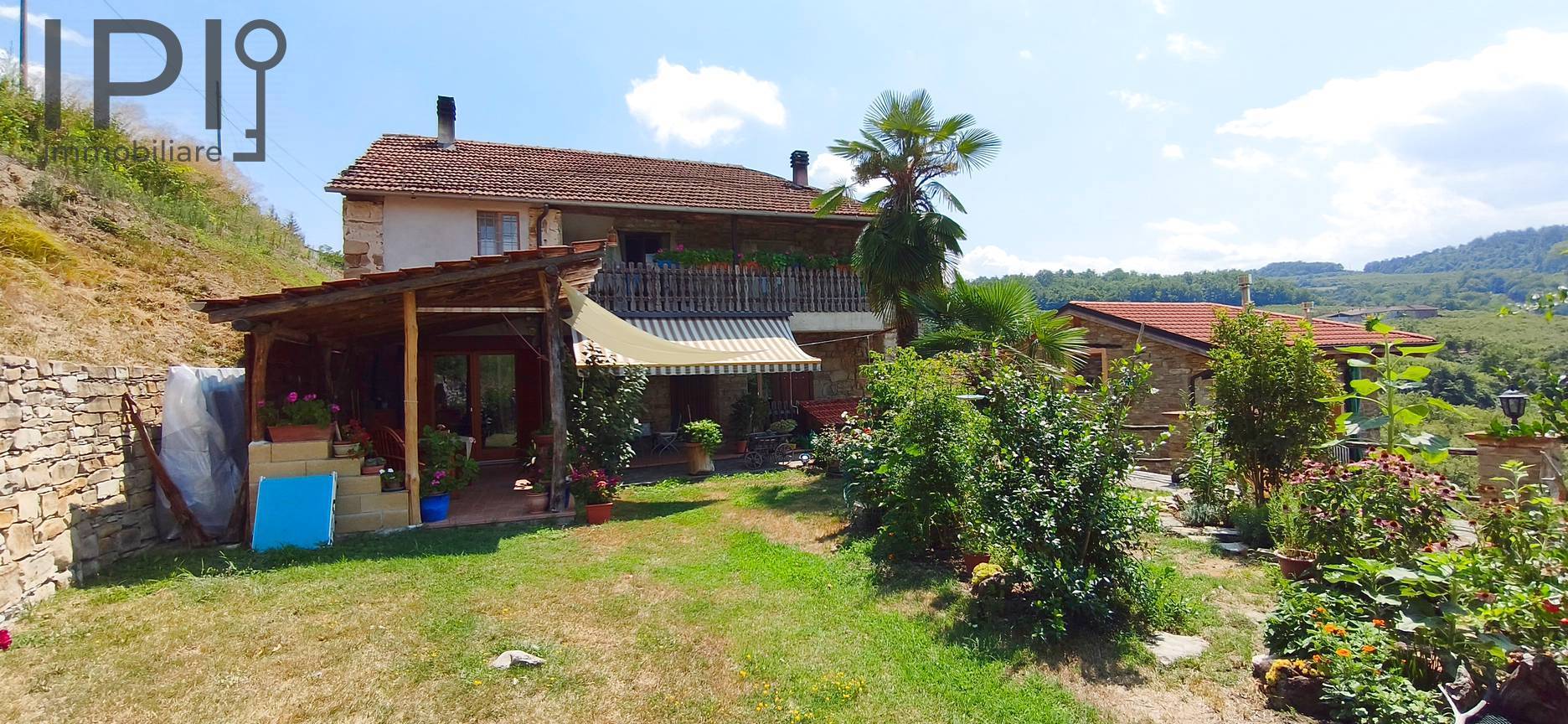 Cascinale / Podere in vendita a Perletto
