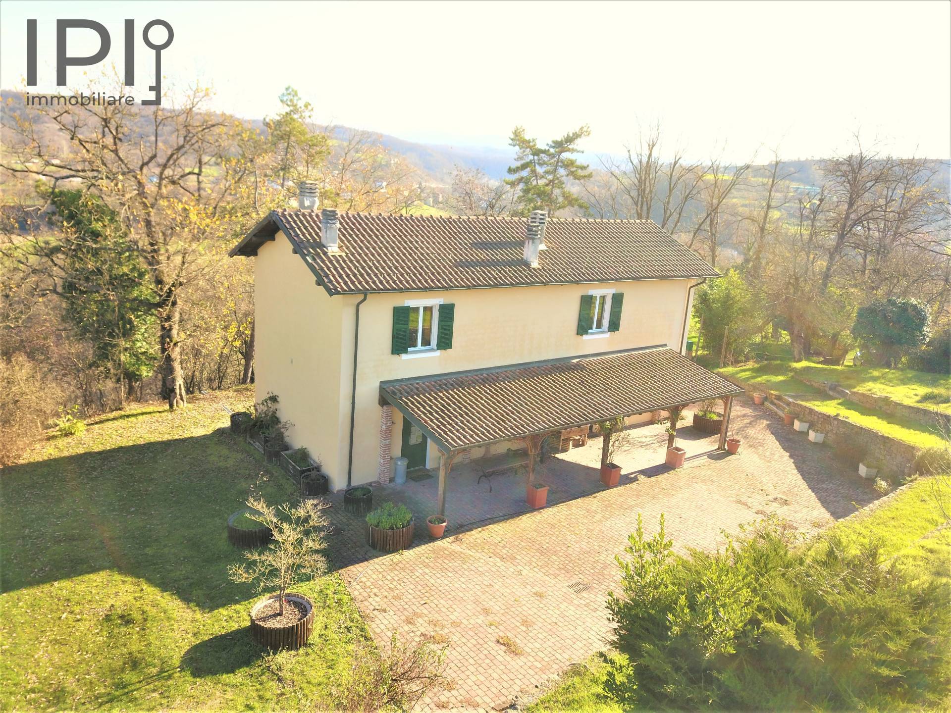 Villa / Villetta in vendita a Piana Crixia