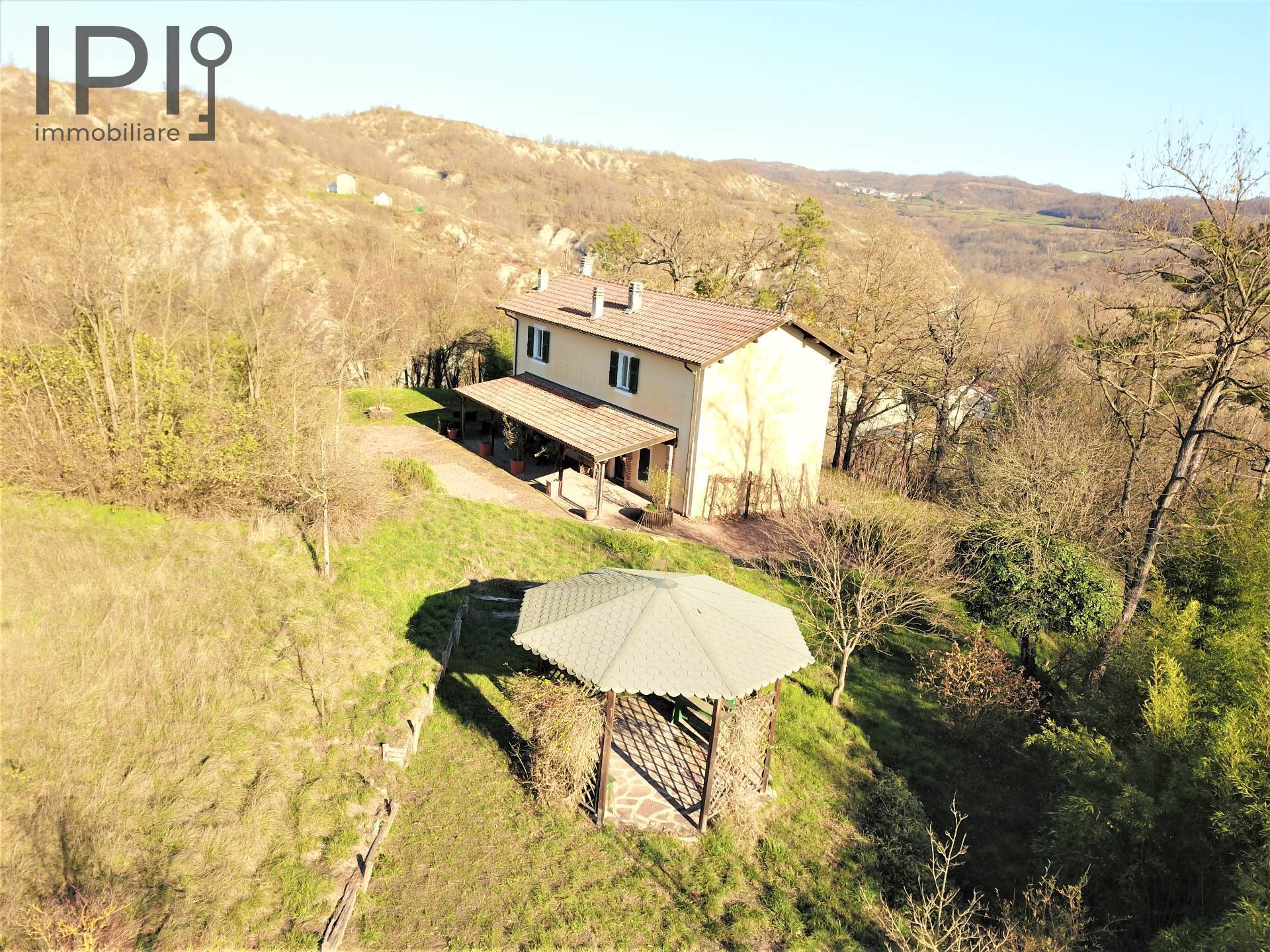 Villa / Villetta in vendita a Piana Crixia