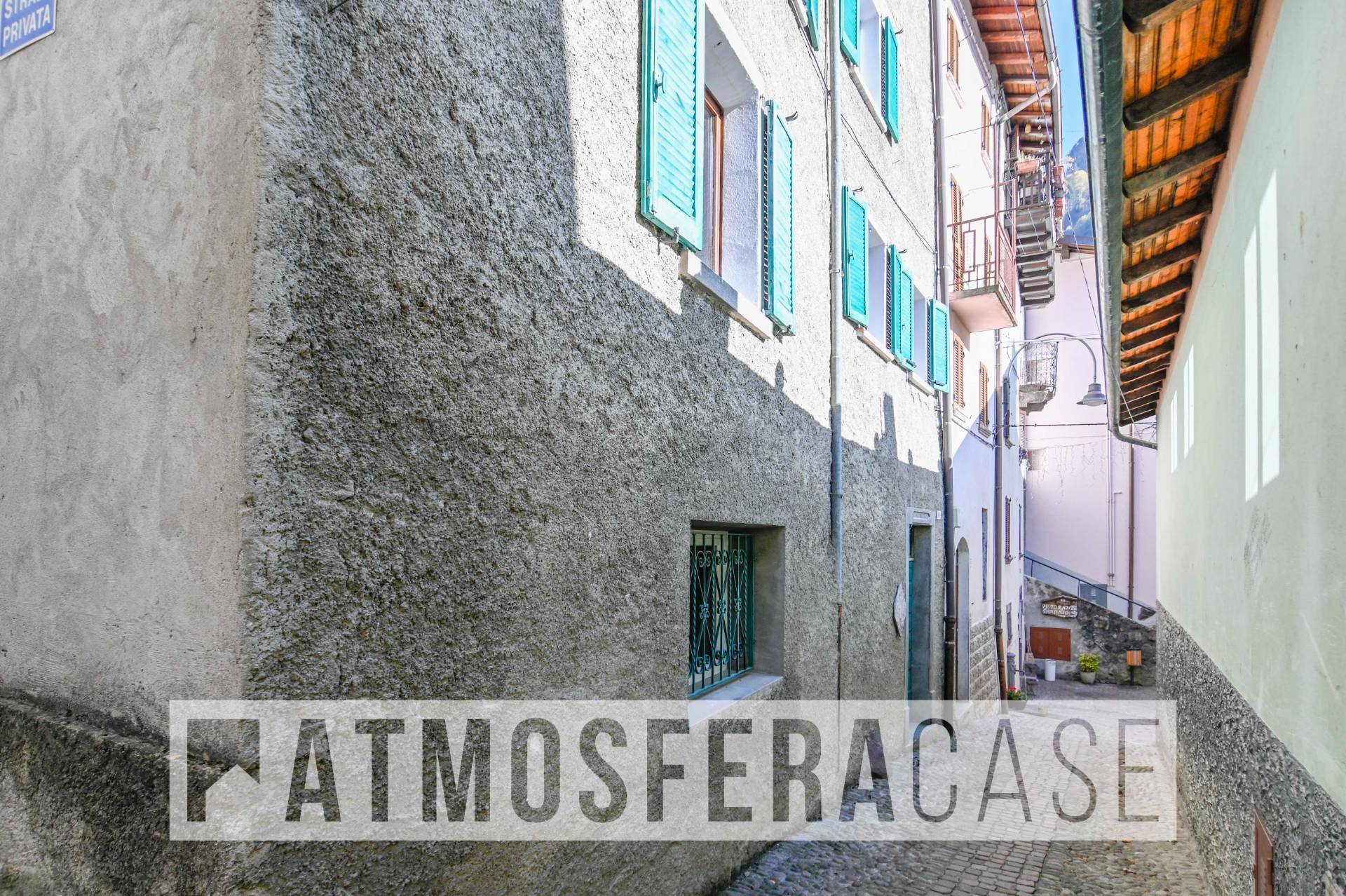 PORZIONE DI CASA in vendita a Ornica