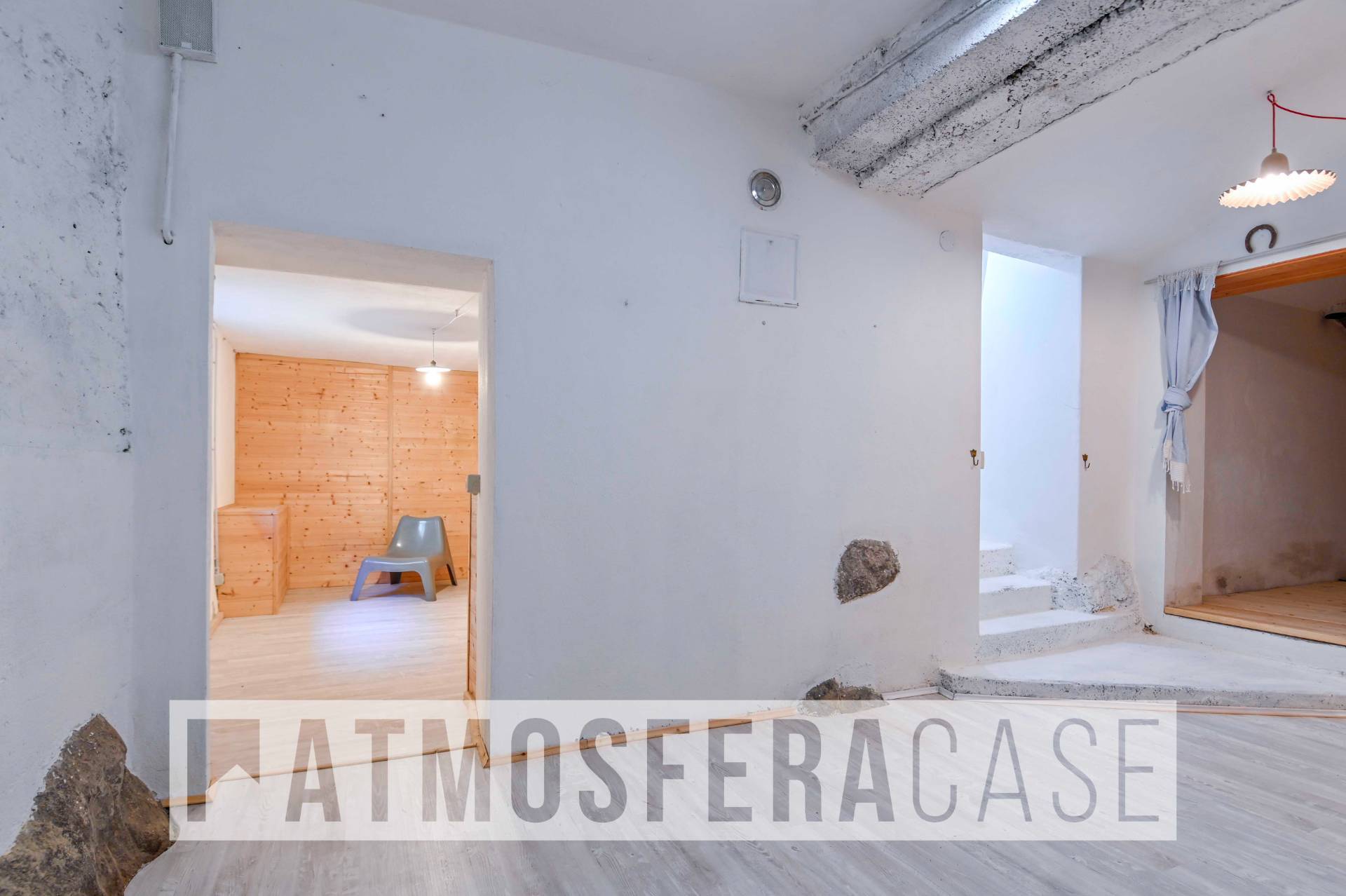 PORZIONE DI CASA in vendita a Ornica