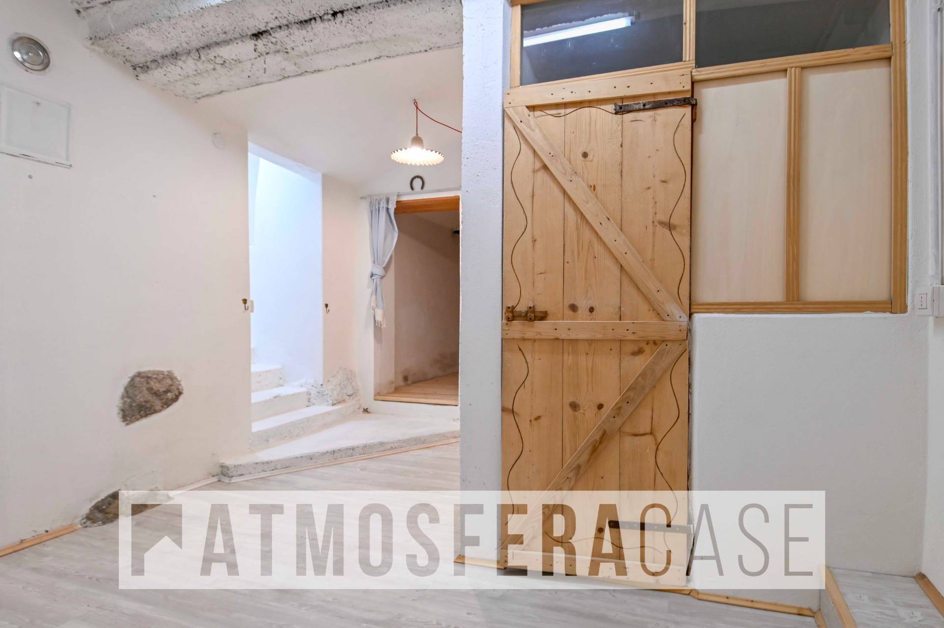 PORZIONE DI CASA in vendita a Ornica