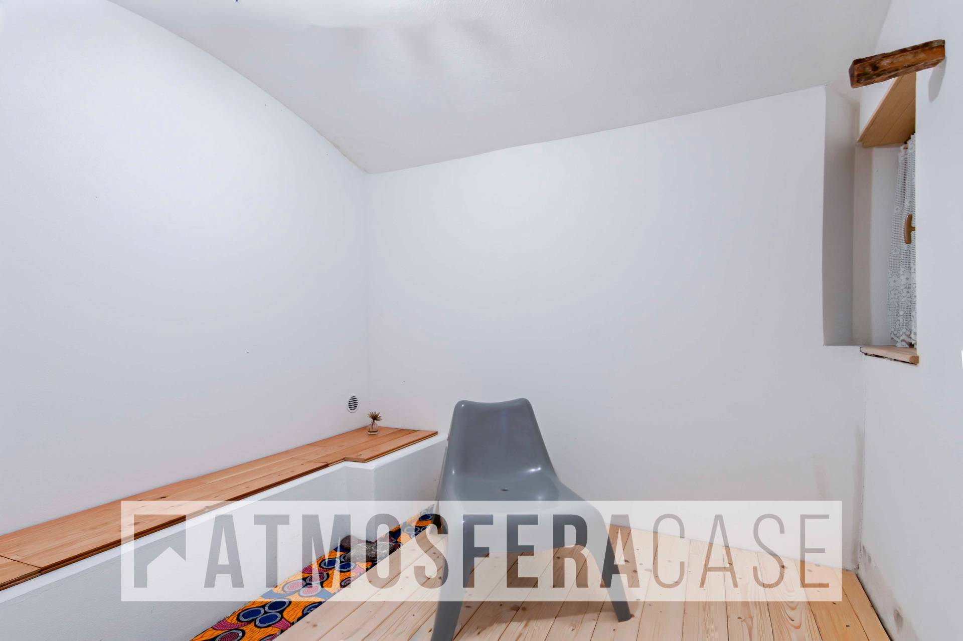 PORZIONE DI CASA in vendita a Ornica