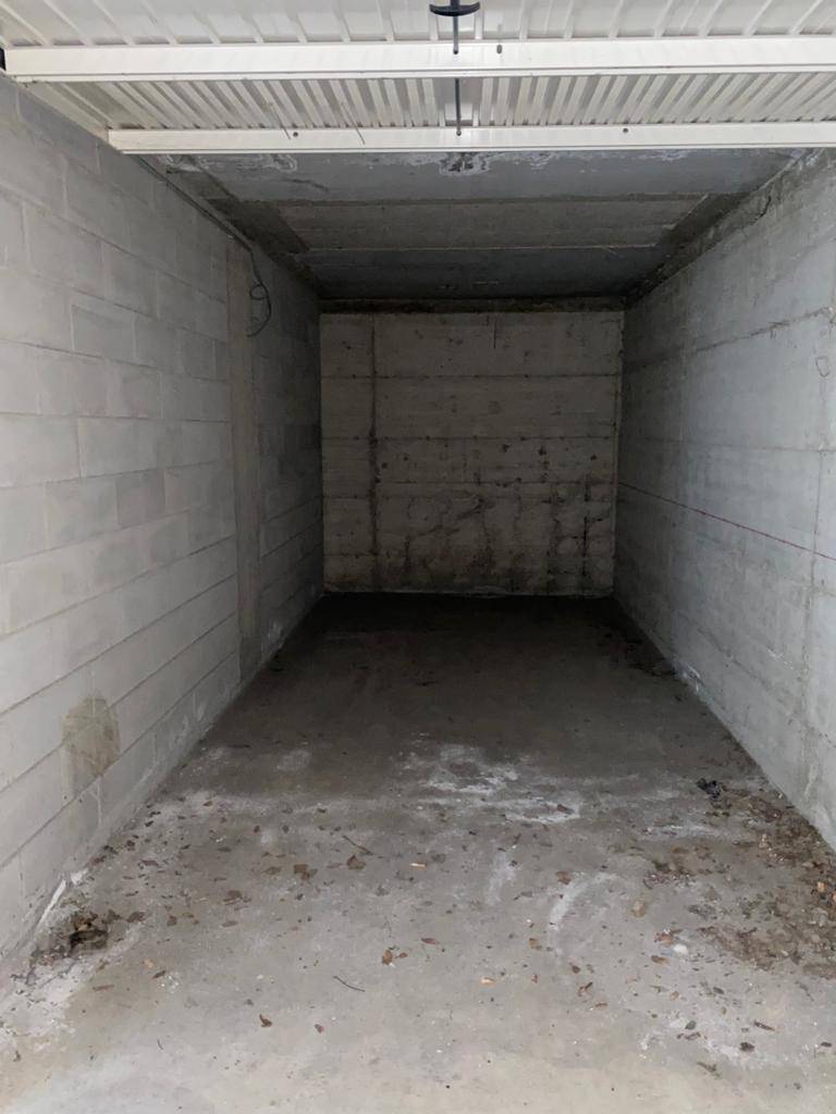 Box o garage in vendita a Merate, Brugarolo