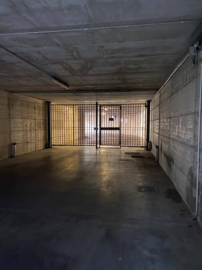 Box o garage in vendita a Merate, Brugarolo