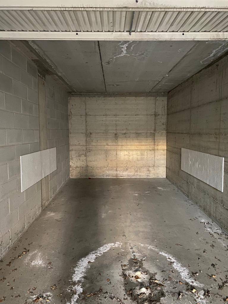 Box o garage in vendita a Merate
