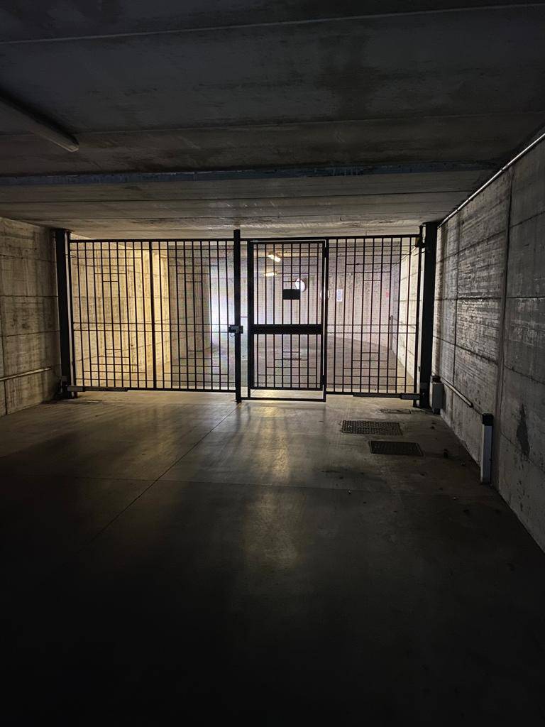Box o garage in vendita a Merate