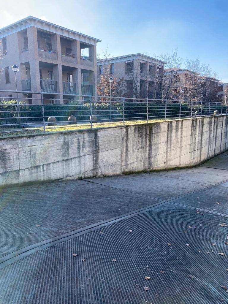 Box o garage in vendita a Merate