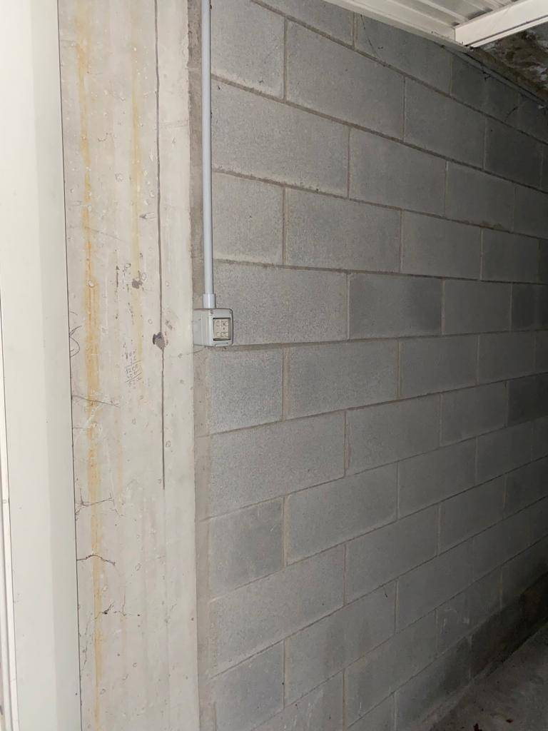 Box o garage in vendita a Merate, Brugarolo