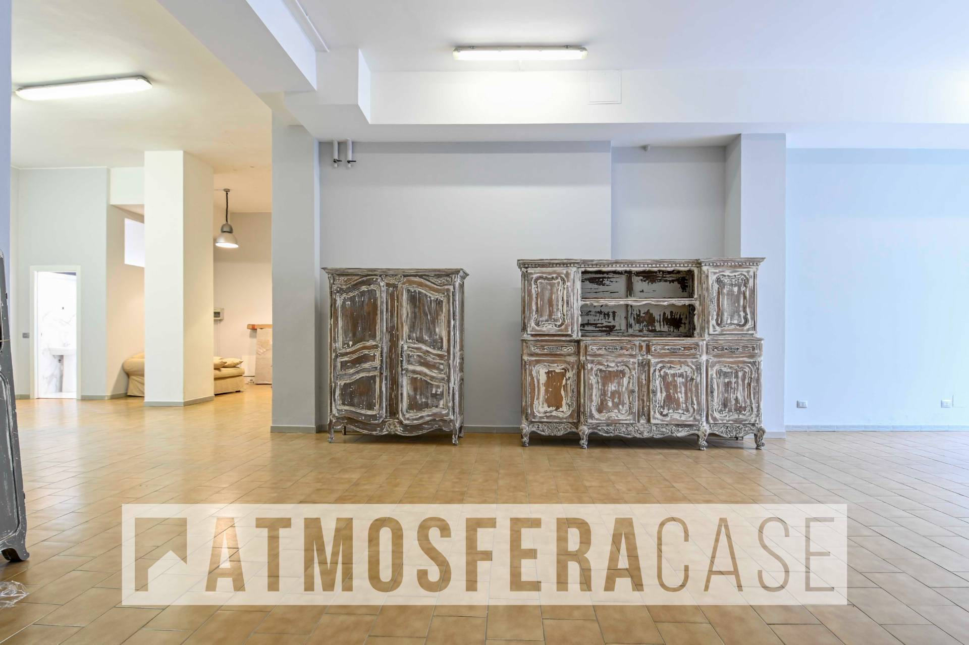 Locale commerciale in vendita a Bergamo, Centrale