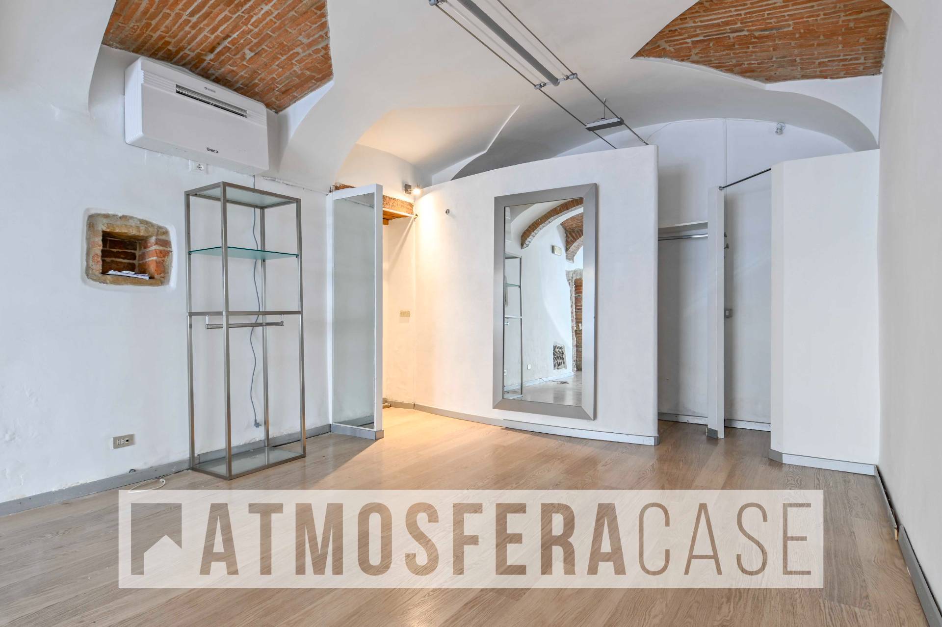 Locale commerciale in vendita a Bergamo, Borgo Palazzo