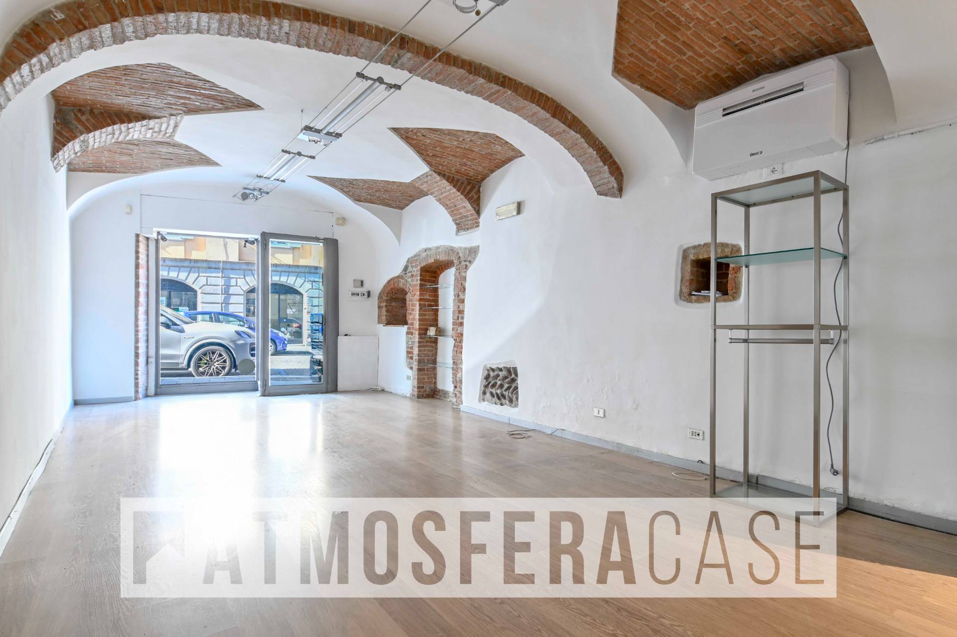 Locale commerciale in vendita a Bergamo, Borgo Palazzo