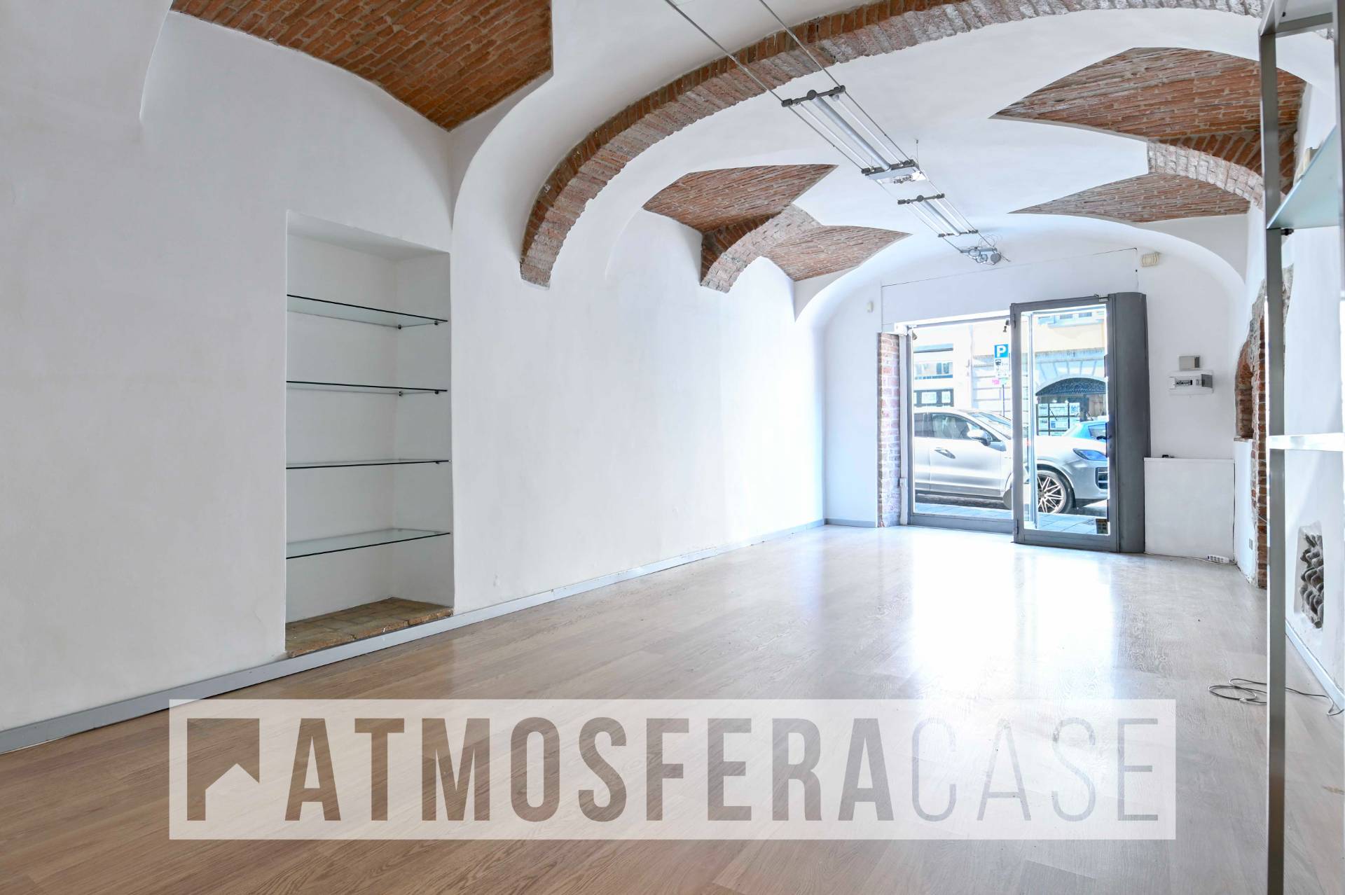 Locale commerciale in vendita a Bergamo, Borgo Palazzo