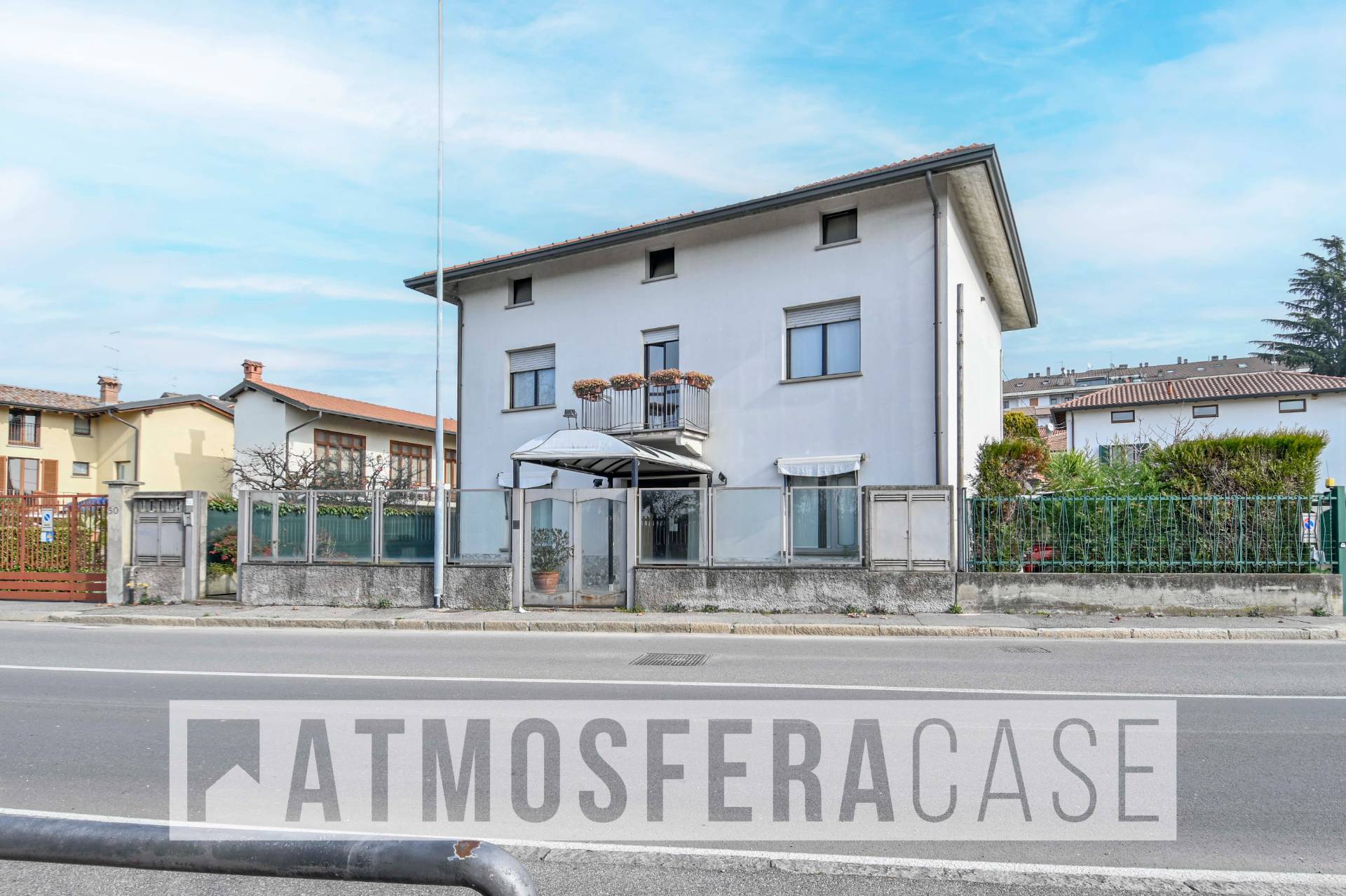 Locale commerciale in vendita a Bergamo, Boccaleone