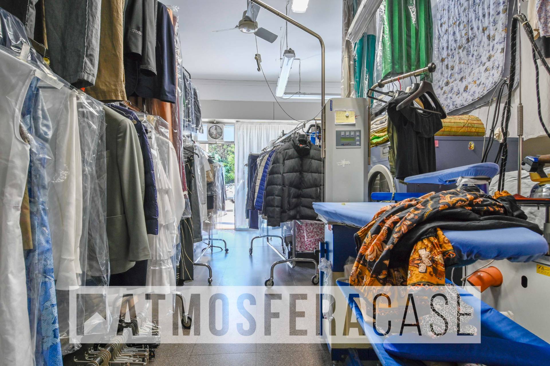 Locale commerciale in vendita a Brignano Gera d'Adda