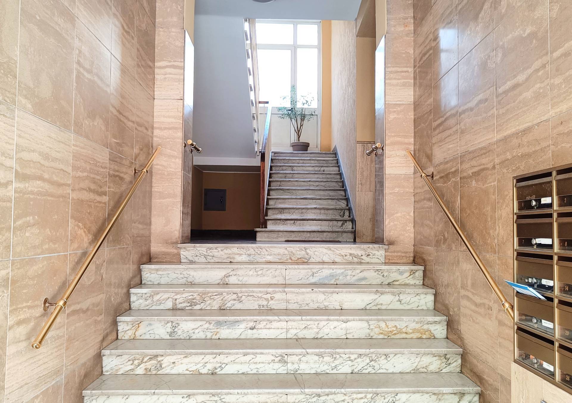 Attico in vendita a Roma, Furio Camillo