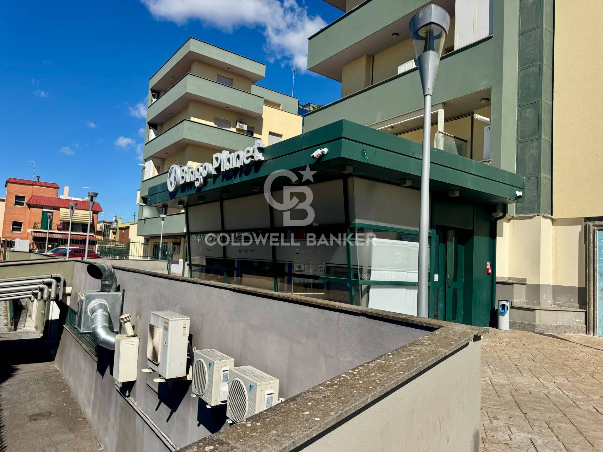 Locale commerciale in affitto a Roma